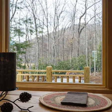Private Log Cabin Hot Tub + Fire Pit • Peaceful • Near Hendersonville