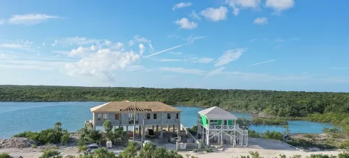 Georgetown Exuma - Coconut Grove - Bonefish/skiff rental/blue hole/beach - Bintang 4