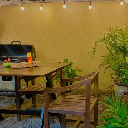OFFER Excellent Private House, Garden, BBQ, Garage.