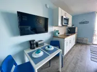 NEW Amazing Ocean Front King Bed Studio in Daytona!
