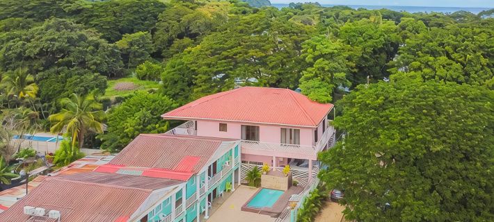 Cococabana4 newly renovated 1BR/1BA apar in downtown Coco, 5 min walk to beach. Hotels in Sardinal
