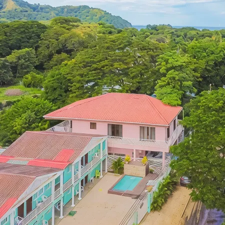 Cococabana3 newly renovated 1BR/1BA apar in downtown Coco, 5 min walk to beach.