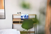 Design apartment with king-size beds & balcony