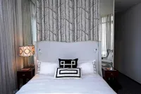 Davinci Hotel on Nelson Mandela Square