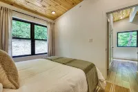 Treehouse near Cades Cove W/ Hot Tub, Games & large Hammock Deck - ブティック