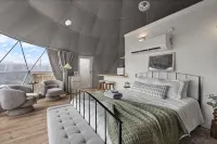 Hot Tub Dome with Epic Ridge Views -Bluegrass Bluff - 4-Star