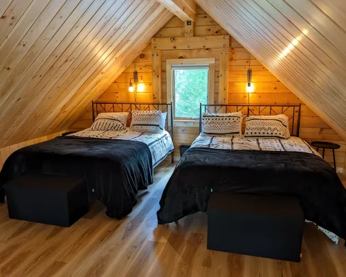 Quiet cabin in the woods with beautiful ocean views on the rocky Maine coast! Hotels in Surry