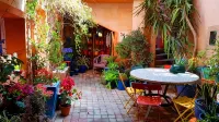 Small Patio in Downtown - Kondo