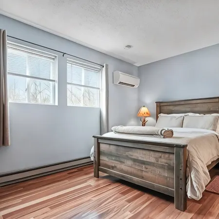 Cozy ski retreat on Shawnee mountain Pet friendly