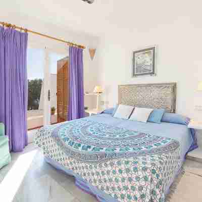 Villa Bonaire by the Sea with Pool and Private Direct Access to the Sea Rooms