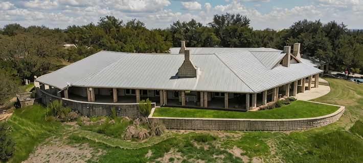 10,000 Sq.Ft Lux Estate on 650 Acres with Amazing Pool, Spa & Hill Country Views Hotels in Burnet County