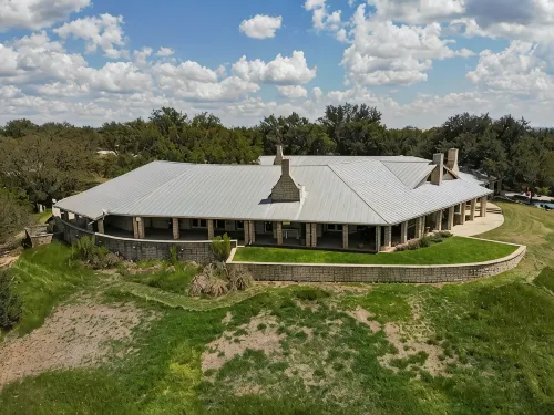 10,000 Sq.Ft Lux Estate on 650 Acres with Amazing Pool, Spa & Hill Country Views - 4つ星