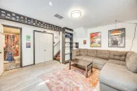 Music Themed 3-bedroom house with WiFi, AC and easy access to FT Carson - Wifi