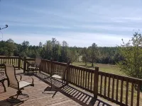 Secluded cabin w/big wrap around deck minutes away from Cossatot River - 2-Star