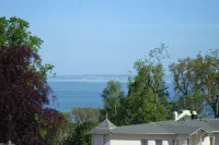 Close to the beach and with sea views, apartment in a quiet, central location - 3-stjärniga