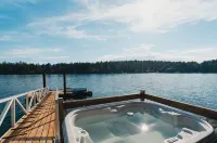 Your Cozy Seaside Sanctuary & Private Spa Getaway – 5 Min to Town! - Holiday bungalows