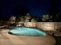 Spacious 4 Br Home, with Fireplace, Wet Bar, Pool, & Indoor Jacuzzi Tub. - Rooftop Pools