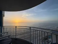 24th Floor OceanView Oasis - Apartments