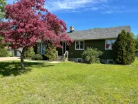 A 2000 sq ft Family Home W/ 2 King Bed + Game Room - A home away from home in a flourishing & inviti