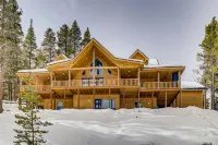 Located just 1.3 miles to downtown Breck and ski resortLicLR21-000002
