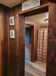 Rustic Cabin on River just off the beaten path - Hytter