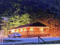 Cozy River front cabin w/Private natural spring. Pet Friendly! Hotels in Powell County