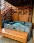 4-bedroom cabin in peaceful Apple Valley with AC, WiFi. Enjoy nature retreat. - WiFi