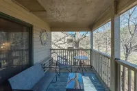 Studio Villa in Lake Lure with Rumbling Bald Resort Amenities - Homestays