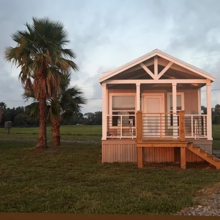 The Spoonbill Guest House at Goose Island Flats 1BR 1BA