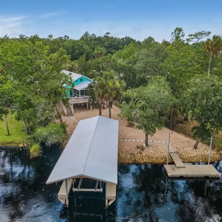 3-bedroom Riverfront home with private boat dock and view of Steinhatchee River. Hotels in Steinhatchee