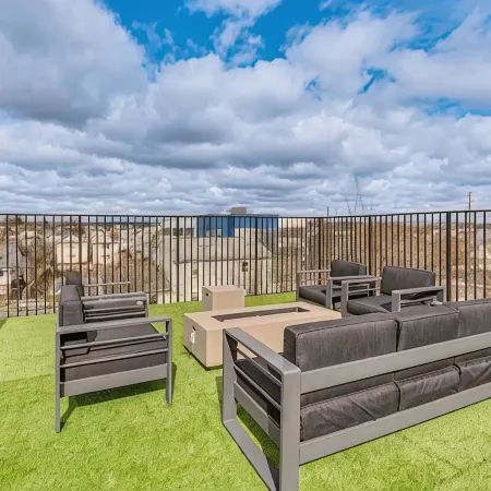 Townhouse - Urban Living with Rooftop Deck!