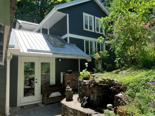 Beautiful rural  getaway with private suite  full kitchen, wifi and sauna. - 방갈로