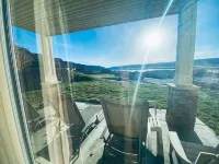 D14 Home by pool & Gorge shuttle.  2 decks w/Columbia/tennis courts/pool view - 4 星級