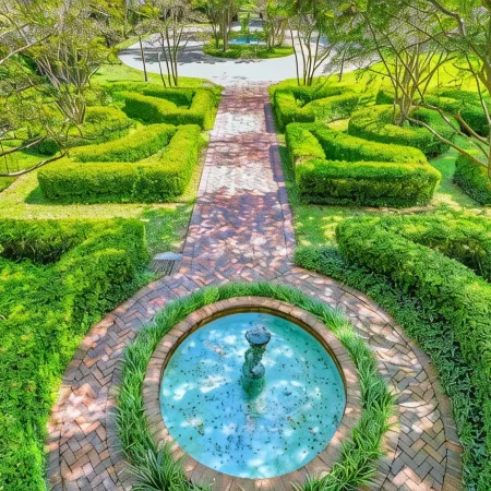 Belle Terre Mansion - Remodeled Pre-Civil War- Contemporary. Southern. History.