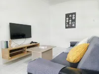 Damansara Damai 9Pax 4 Rooms - Bungalows