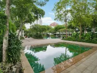 WHITE HOUSE STRAITS QUAY MARINA LUXURY STAY GURNEY - Pools