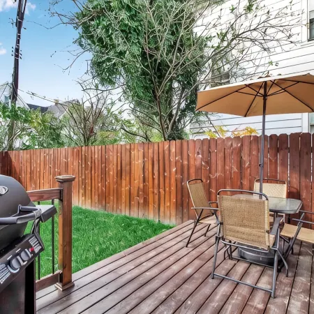 Fully renovated house in a highly walkable neighborhood; close to all!