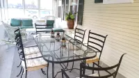 Historic Rectory Retreat in Stockbridge – Getaway for 8-12 Guests - 4-Star