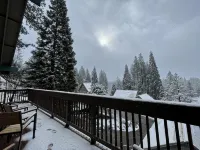 Spacious get away cabin in Mineral, minutes from Lassen south entrance - 3-Star