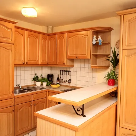 Seeschlößchen Thatched Cottage, "Silbermöwe" Vacation Rental, Just 200 Meters from the Beach