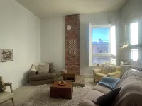 Downtown Loft Apartment with High Ceilings - Location Location Location - 3-Star