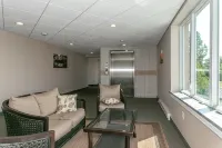 Lakefront Condo Sleeps 7-3br/2ba private beach/balcony/indoor pool  specials-ask - Pools