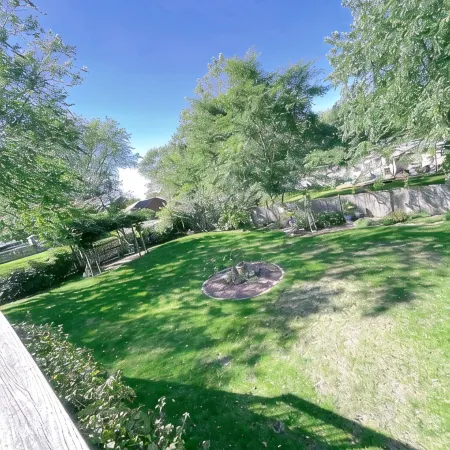 Newport’s garden house near beach . Convenient