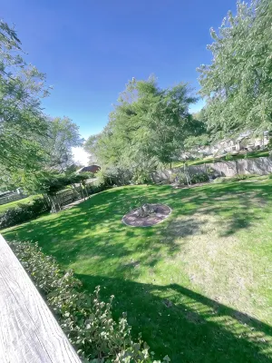 Newport’s garden house near beach . Convenient