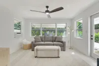 Private Coastal Retreat walking distance to downtown Jensen Beach  Sleeps 6