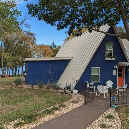 End of Year Specials- Be Lakefront for the Holidays!