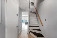 Direct Ocean Ocean View and Best Mid-Island Location, Beach Gear Provided - 4-Star