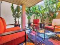 Celebrity Owned, 1800 sq. Feet, 3 Bdrm./2.5 Bath Art Filled Beachfront Property. Hotel di Solana Beach