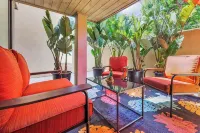 Celebrity Owned, 1800 sq. Feet, 3 Bdrm./2.5 Bath Art Filled Beachfront Property.