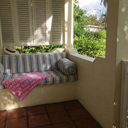 Ground Floor Apt with garden only 3 mins walk to Beach and Beach Club